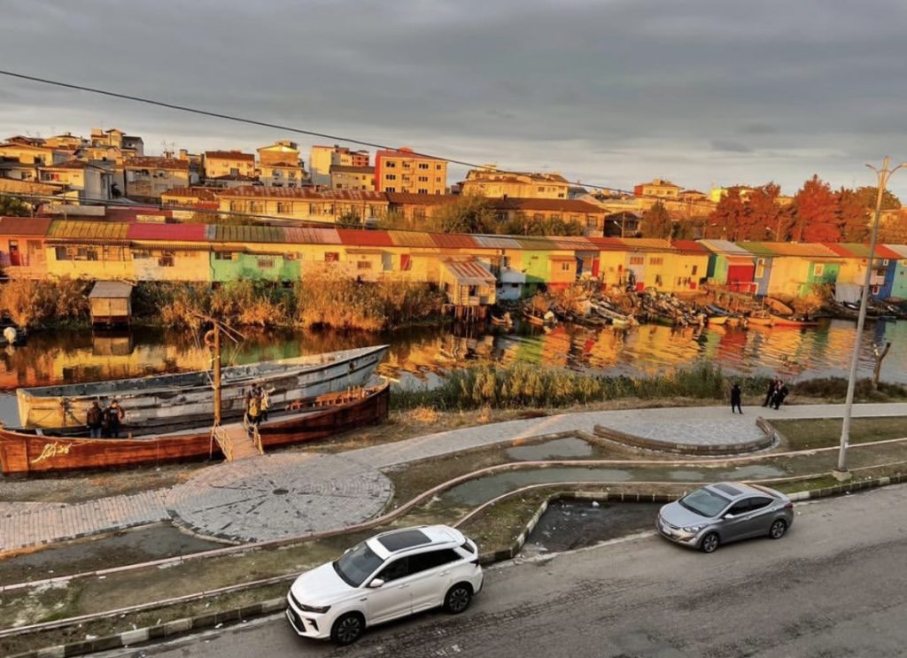 رستوران لوتکاچی انزلی,رستوران لوتکاچی در انزلی،مشاهده اطلاعات رستوران لوتکاچی بندرانزلی در سامانه برترین مشاغل