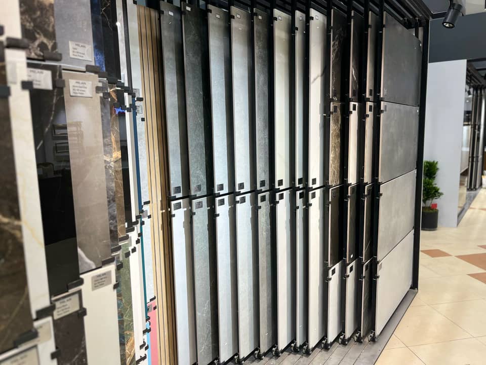 هایپر ساختمانی اوج انزلی