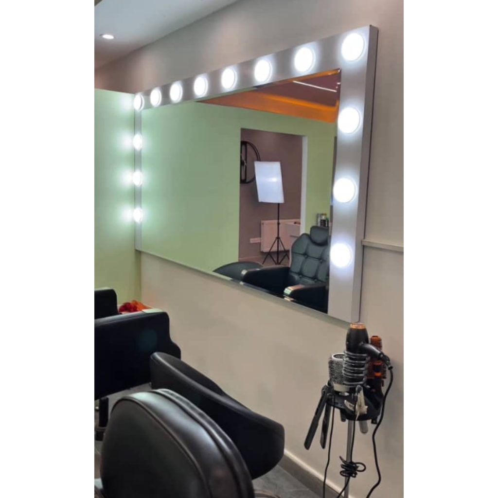 سالن تخصصی زیبایی هما طهرانی محمودآباد