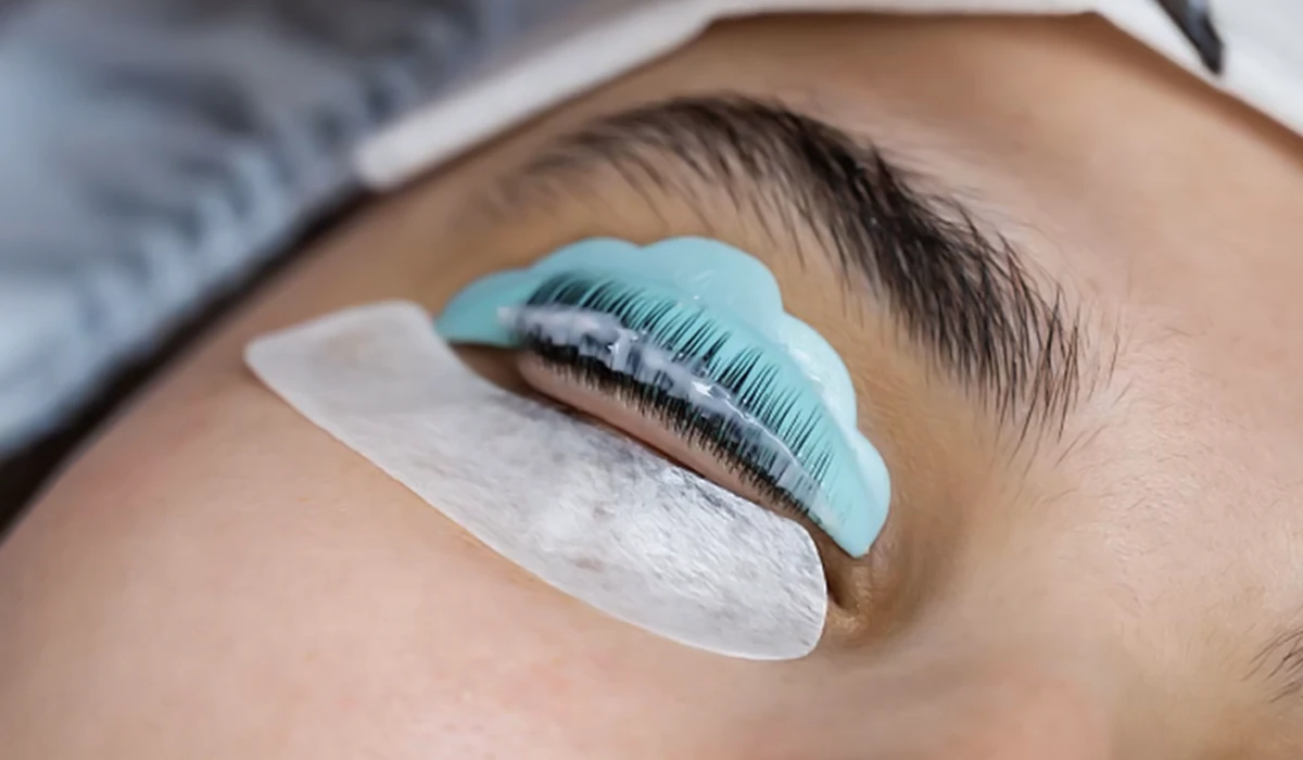 لیفت و لمینت مژه چیست،لیفت مژه،لمینت مژه،مشاهده اطلاعات لیفت و لمینت مژه در سامانه برترین مشاغل