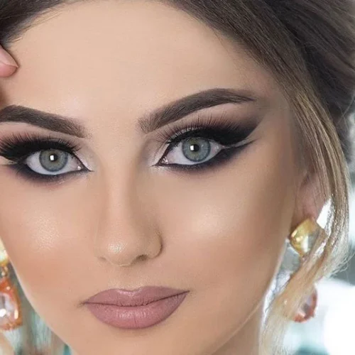 انواع میکاپ های مختلف صورت،میکاپ های مختلف صورت،مشاهده اطلاعات انواع میکاپ های مختلف صورت در سامانه برترین مشاغل