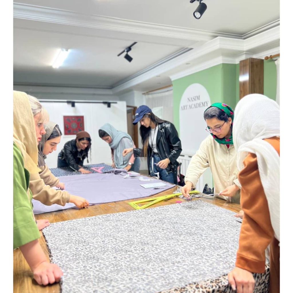 آموزشگاه طراحی لباس و خیاطی نسیم رشت