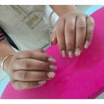 ناخن کار ستایش مهاجران