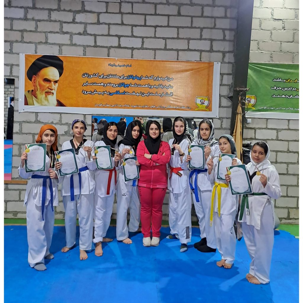 مربی تکواندو عاطفه رستم زاده صومعه سرا