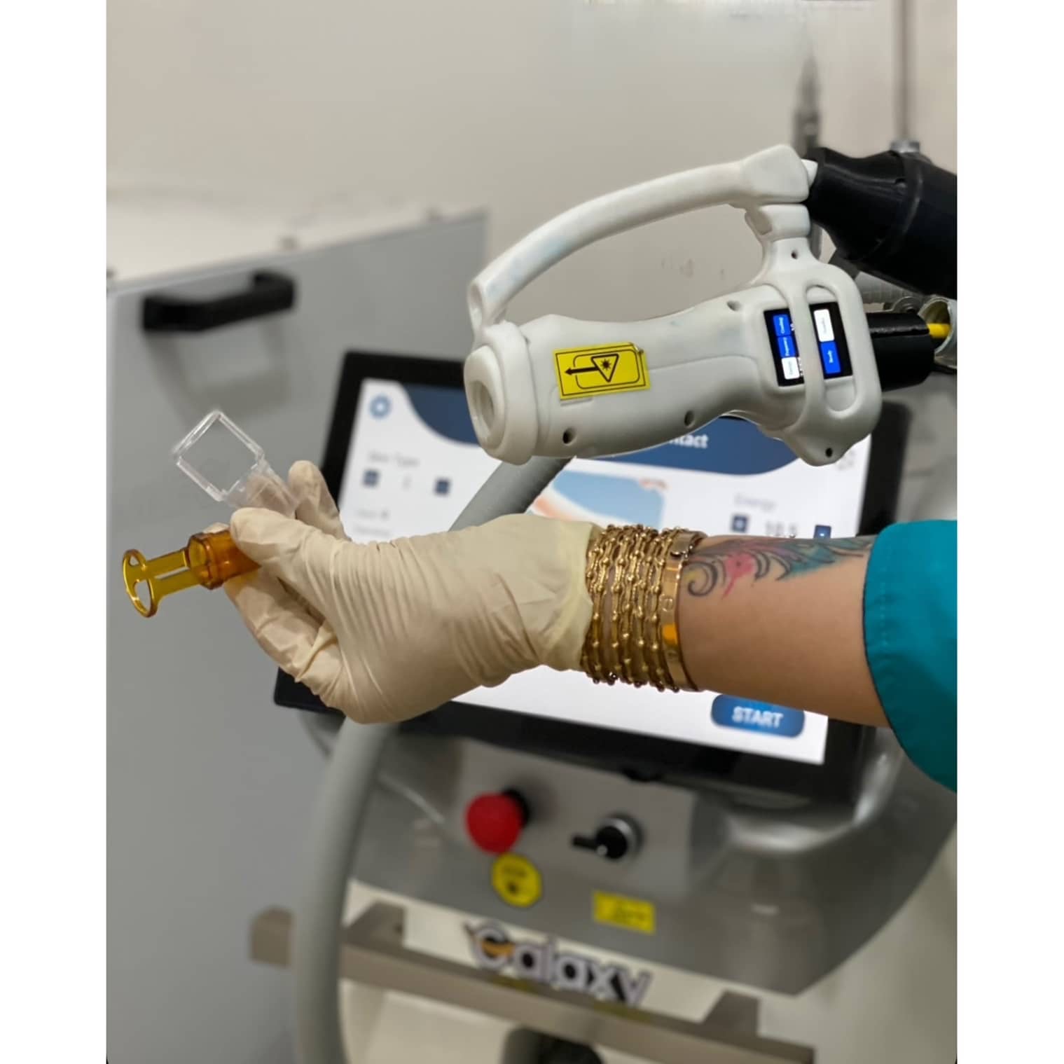 مرکز لیزر مجهز به دستگاه های شاتی خواهش نیک یاسوج،مرکز لیزر مجهز به دستگاه های شاتی خواهش نیک در یاسوج،مشاهده اطلاعات مرکز لیزر مجهز به دستگاه های شاتی خواهش نیک یاسوج در سامانه برترین مشاغل