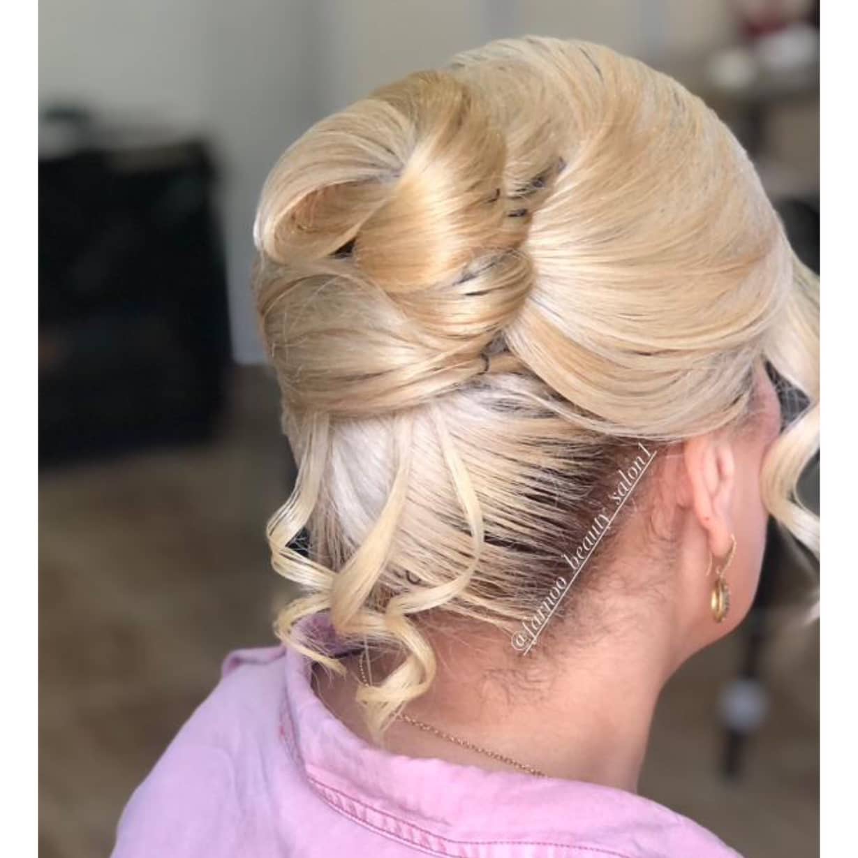 آرایشگاه زنانه فرنو انزلی،آرایشگاه زنانه فرنو در انزلی،مشاهده اطلاعات آرایشگاه زنانه فرنو انزلی در سامانه برترین مشاغل