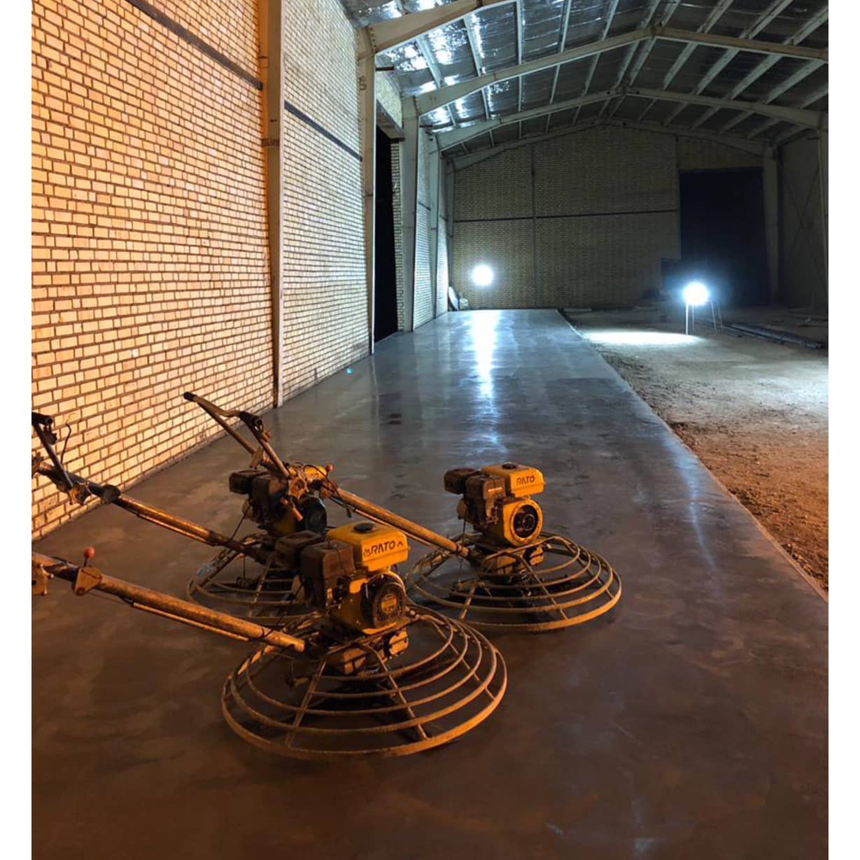 اجرای بتن ریزی با ماله پروانه ای خدای بتن در دامغان