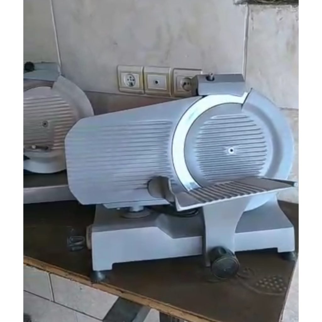 فروش کالباس بر ایرانی و خارجی نادرپور اصفهان