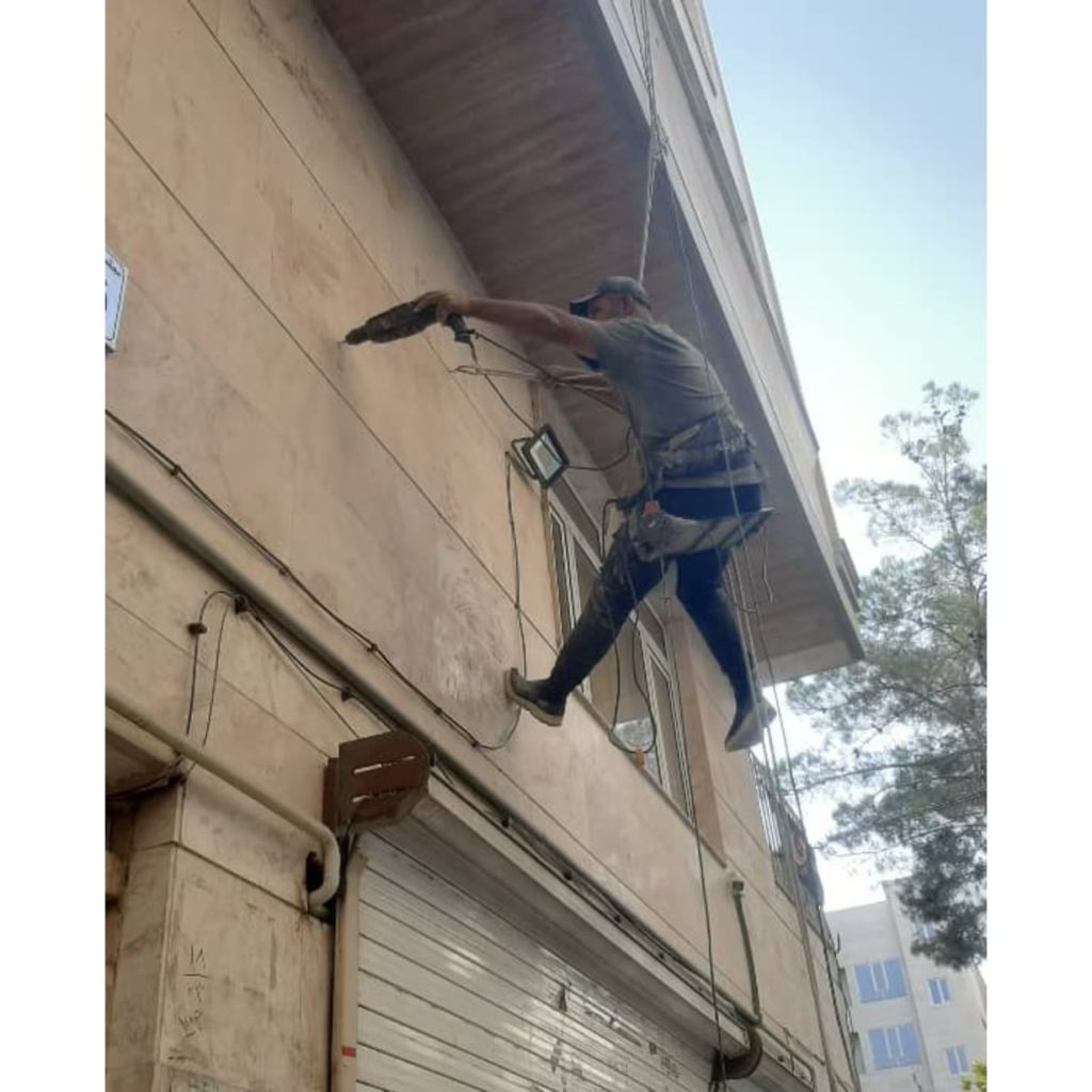 پیچ و رولپلاک نما همایون شهریار