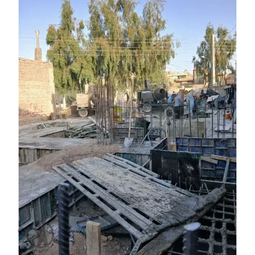بتن ریزی با دستگاه خلاطه اسماعیل زاهدان