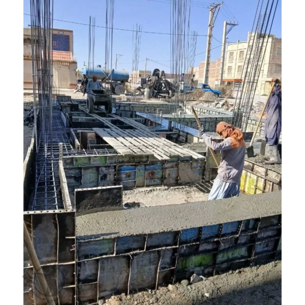 بتن ریزی با دستگاه خلاطه اسماعیل زاهدان
