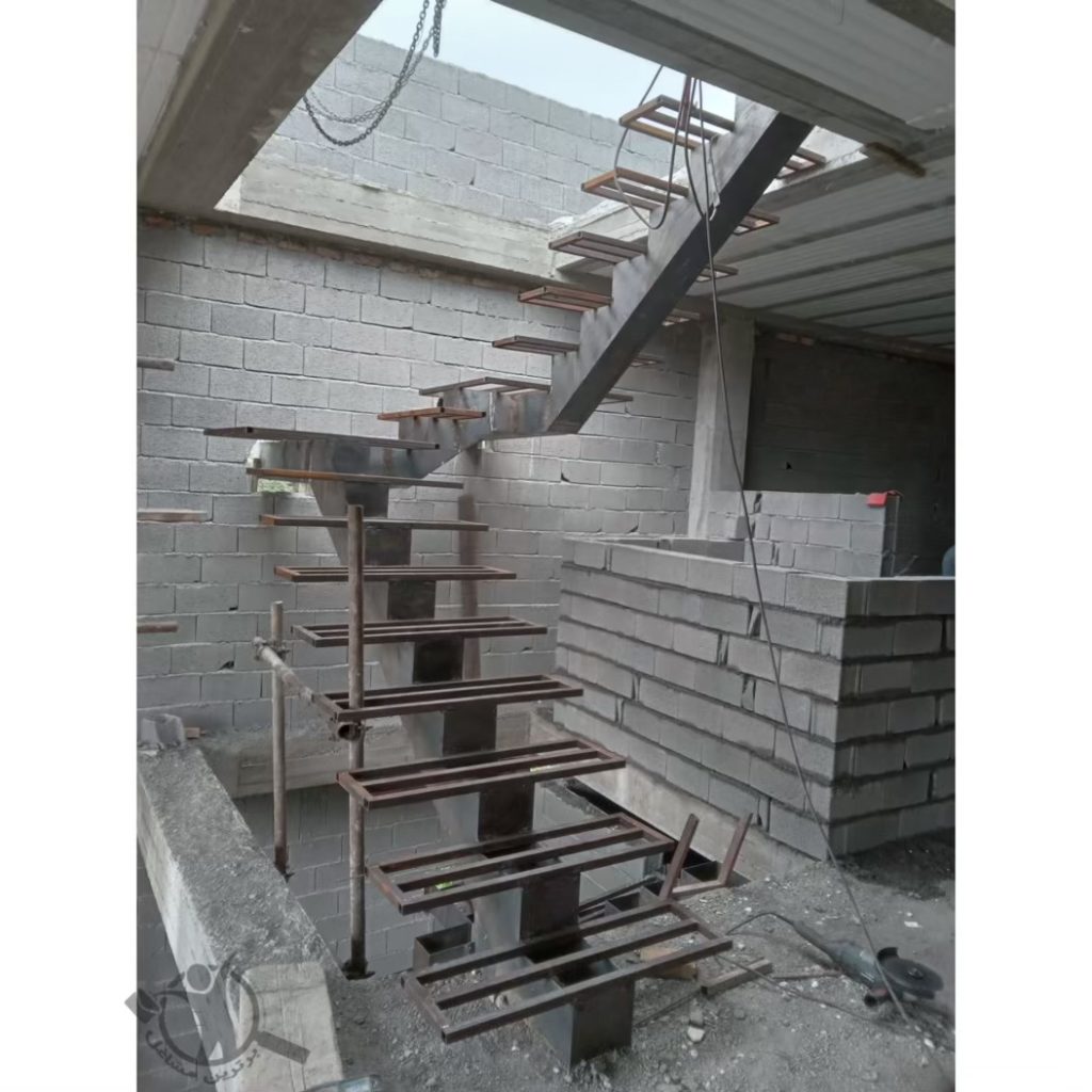 ساخت پله گرد دوبلکس فلزی پله سازی اطمینان نور
